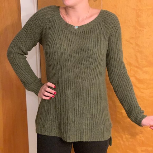 Charlotte Russe Open-Back Sweater - Picture 2 of 2